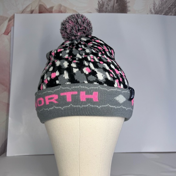 The North Face Other - THE NORTH FACE BEANIE/TOBOGGAN SZ M YOUTH VGUC FITS AVERAGE ADULT HEAD WARM KNIT